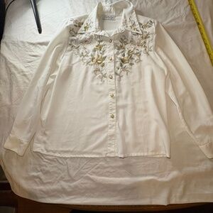 Vintage Kathy Che Blouse Womens 10P Ivory Embroidered ButtonUp Shoulder Pads Top